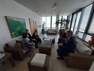 Zväčšiť fotografiu - Župan prijal študentky trenčianskej obchodnej akadémie - 20220420_091839
