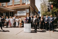 Zväčšiť fotografiu - Župná športová škola medzi elitnými centrami pre mladých olympionikov získala aj nový mikrobus