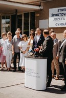 Zväčšiť fotografiu - Župná športová škola medzi elitnými centrami pre mladých olympionikov získala aj nový mikrobus
