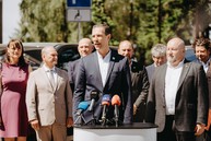 Zväčšiť fotografiu - Župná športová škola medzi elitnými centrami pre mladých olympionikov získala aj nový mikrobus