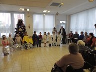 Čakanie na najkrajšie sviatky roka pomáhali klientom css - bystričan krátiť deti z materskej školy a detského charitného domu - m_DSCN7927