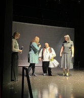 Zväčšiť fotografiu - Klienti sa tešia z úspechov i vynovených priestorov