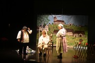 Zväčšiť fotografiu - Klienti sa tešia z úspechov i vynovených priestorov