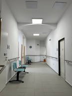 Zväčšiť fotografiu - Klienti sa tešia z úspechov i vynovených priestorov