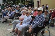 Koniec pracovného týždňa sa v zariadeniach sociálnych služieb v trenčianskom kraji niesol v duchu osláv a stretnutí s rodinami - IMG_2656