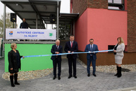 Zväčšiť fotografiu - Modrou farbou si pripomíname svetový deň povedomia o autizme