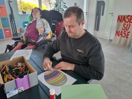 Zväčšiť fotografiu - Modrou farbou si pripomíname svetový deň povedomia o autizme