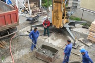 Zväčšiť fotografiu - Obvodové múry pôvodnej budovy nahradila úplne nová stavba
