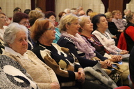 Seniorov mesta nováky potešili svojim originálnym vystúpením deti z materskej školy - IMG_5330