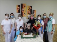 Zväčšiť fotografiu - V centre sociálnych služieb – lipovec oslavovali storočnicu - babka 2