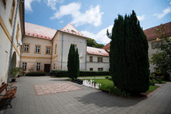 V zariadeniach sociálnych služieb župa odstraňuje fyzické bariéry, pri tých mentálnych pomáhajú psy, zajace a dokonca i pávy - 20180720_MY_ZP_PD_TSK_foto_Radovan_Stoklasa_130w
