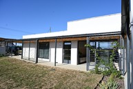Zväčšiť fotografiu - Z kaštieľa do rodinných domčekov