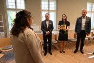 Zväčšiť fotografiu - Z kaštieľa do rodinných domčekov