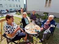 Zväčšiť fotografiu - Z letných zážitkov sa tešia aj klienti zariadení sociálnych služieb
