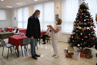 Zväčšiť fotografiu - Z vianočných darčekov od župných zamestnancov sa tešili seniori aj deti - IMG_4606