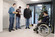 Zväčšiť fotografiu - Z vianočných darčekov od župných zamestnancov sa tešili seniori aj deti - IMG_4674