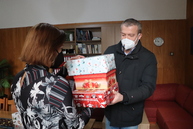 Zväčšiť fotografiu - Z vianočných darčekov od župných zamestnancov sa tešili seniori aj deti - IMG_4741