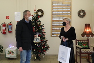 Zväčšiť fotografiu - Z vianočných darčekov od župných zamestnancov sa tešili seniori aj deti - IMG_4818