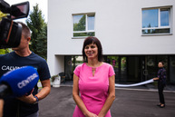 Zväčšiť fotografiu - Župa komplexne zrekonštruovala domov sociálnych služieb v nosiciach - DSS Púchov Nosice_strih pásky_prístavba_mini (6)