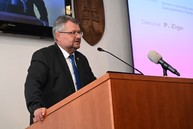 Zväčšiť fotografiu - Druhá zmena rozpočtu odzrkadľuje negatívny zvrat vo vývoji daňových príjmov
