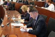 Zväčšiť fotografiu - Krajský parlament rokoval v tomto roku po prvýkrát, programu dominovalo riešenie prebytočného majetku župy - IMG_5075