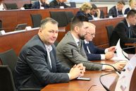 Zväčšiť fotografiu - Krajský parlament rokoval v tomto roku po prvýkrát, programu dominovalo riešenie prebytočného majetku župy - IMG_5094