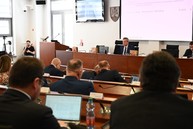 Zväčšiť fotografiu - Krajský parlament sa venoval téme župných nemocníc, ale aj projektom, ktoré chce kraj realizovať za pomoci eurofondov - 