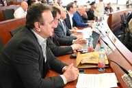 Zväčšiť fotografiu - Krajský parlament sa venoval téme župných nemocníc, ale aj projektom, ktoré chce kraj realizovať za pomoci eurofondov - 