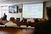 Zväčšiť fotografiu - Na májovom rokovaní poslanci riešili budúcnosť krajských nemocníc aj prvú zmenu rozpočtu