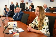Zväčšiť fotografiu - Na májovom rokovaní poslanci riešili budúcnosť krajských nemocníc aj prvú zmenu rozpočtu