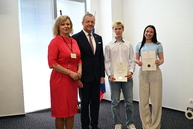 Zväčšiť fotografiu - Na marcovom zastupiteľstve boli ocenení výnimoční žiaci, rokovalo sa aj o spolufinancovaní projektov z eurofondov