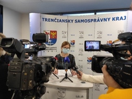 Zväčšiť fotografiu - V budúcom roku župa investuje najviac financií do rekonštrukcie ciest, modernizácie škôl a krajských nemocníc - IMG_20201123_150607