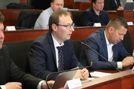 Zväčšiť fotografiu - Župa aj v minulom náročnom roku hospodárila s prebytkom približne 22 mil. eur, investičné akcie sa nezastavili, v pláne sú aj nové - IMG_7750