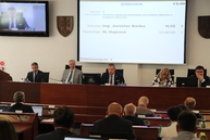 Zväčšiť fotografiu - Župa aj v minulom náročnom roku hospodárila s prebytkom približne 22 mil. eur, investičné akcie sa nezastavili, v pláne sú aj nové - IMG_7755