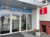 Zväčšiť fotografiu - Župa aj v minulom náročnom roku hospodárila s prebytkom približne 22 mil. eur, investičné akcie sa nezastavili, v pláne sú aj nové - Spojená škola PU internat zdroj FB 2