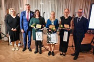 Zväčšiť fotografiu - Ak nie je naša práca pretkaná láskou, tak je zbytočná