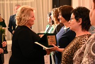 Zväčšiť fotografiu - Ak nie je naša práca pretkaná láskou, tak je zbytočná