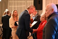 Zväčšiť fotografiu - Ak nie je naša práca pretkaná láskou, tak je zbytočná