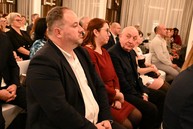 Zväčšiť fotografiu - Ak nie je naša práca pretkaná láskou, tak je zbytočná