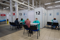 Zväčšiť fotografiu - Blíži sa posledný očkovací víkend v župných vkoc - TSK_VKOC TN_22_05-3