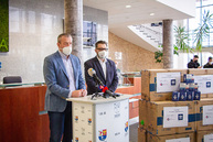 Zväčšiť fotografiu - Darované respirátory poslúžia zaočkovaným - TSK_dar_respirátory_China (8 of 18)