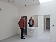 Zväčšiť fotografiu - Diagnostické centrum považskobystrickej nemocnice tesne pred dokončením - 20210907_082206