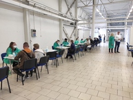 Zväčšiť fotografiu - Jednodávkovú vakcínu budú podávať už aj na trenčianskom výstavisku! - Očkovanie_05-1 (107)