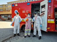 Zväčšiť fotografiu - Laboratórne testovanie na koronavírus funguje oddnes aj v trenčíne - 90902647_2320130351435502_5533530920935489536_o
