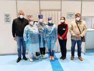 Zväčšiť fotografiu - Majú liečivý dotyk, ale aj úsmev. milé sestričky, ďakujeme! - IMG_20210508_183222_1
