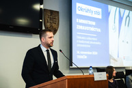 Zväčšiť fotografiu - Minister sa stretol so zdravotníkmi z trenčianskeho kraja - TSK_MZ_okruhly stol (17 of 42)