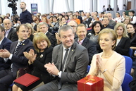 Na 70. narodeniny ju premenovali; stredná zdravotnícka škola v trenčíne dostala k jubileu netradičný darček. - IMG_0650