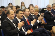 Na 70. narodeniny ju premenovali; stredná zdravotnícka škola v trenčíne dostala k jubileu netradičný darček. - IMG_0821
