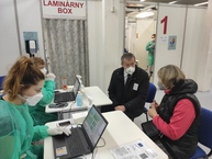 Zväčšiť fotografiu - Na trenčianskom výstavisku sa opäť očkuje! - IMG_20211127_093312