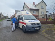 Zväčšiť fotografiu - Očkovanie imobilných ľudí zabezpečujú mobilné očkovacie jednotky - 20210430_094530